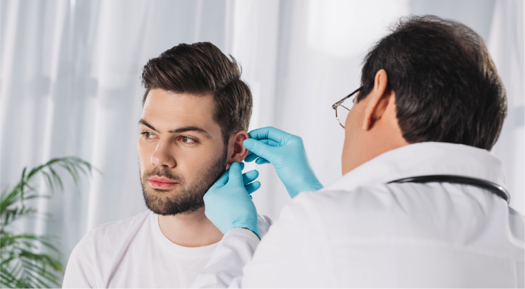 por qué se tapan los oídos