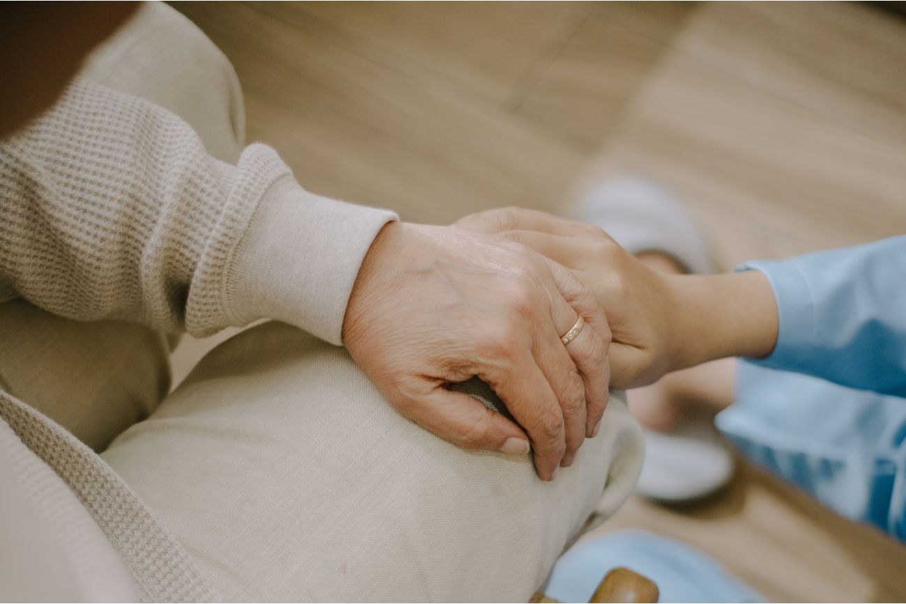 como cuidar al paciente con ela sanatorio allende cuidados paliativos