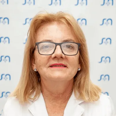 Dra Alvarez, Ruth