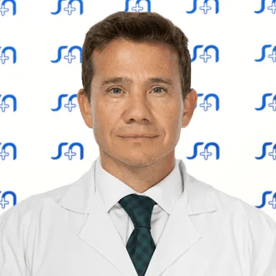 Dr Esquivel, Carlos