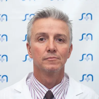 Dr Flores, Jorge