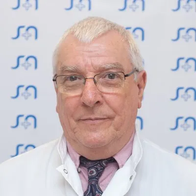 Dr Macchione, Eduardo