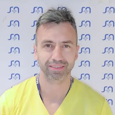 Dr Molina, Carlos
