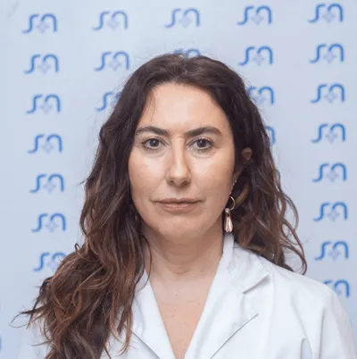 Dr Nieto, Flavia