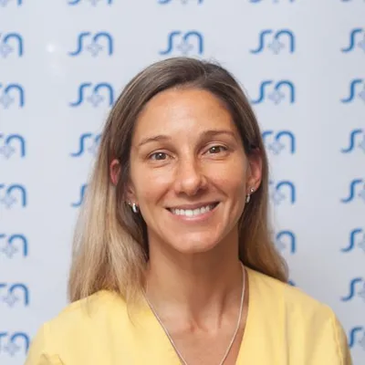 Dr Rodríguez Urmenyi, Camila