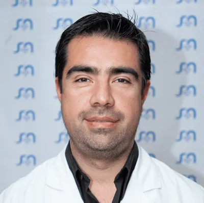 Dr Ross, Lucas Nicolas
