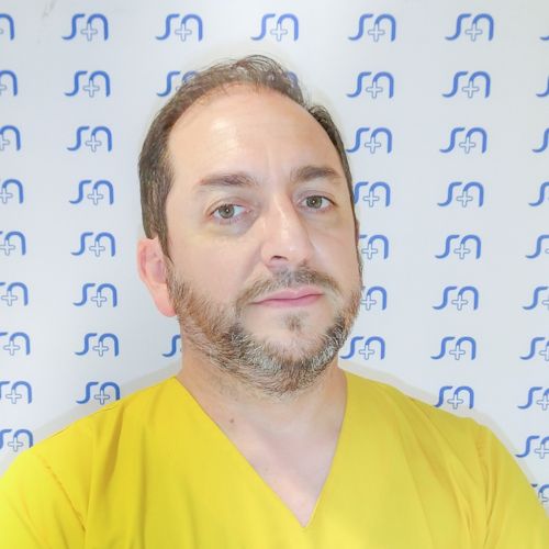 Dr González, Mauricio