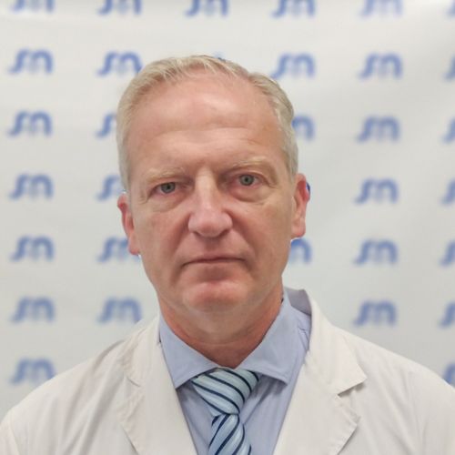 Dr Kuznietz, Daniel